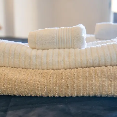 2 Bedrooms With Pool, Terrace And Balcony Apartamento