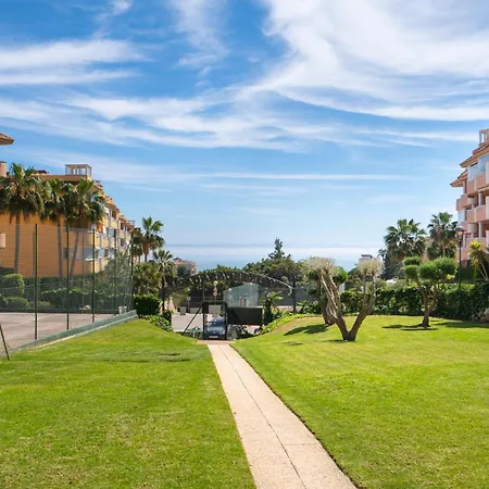 2 Bedrooms With Pool, Terrace And Balcony Apartment Fuengirola