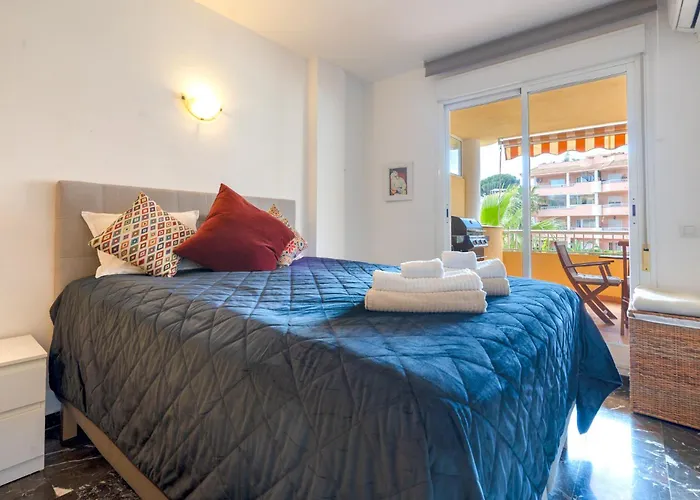 2 Bedrooms With Pool, Terrace And Balcony Fuengirola