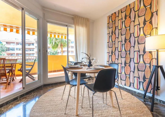 2 Bedrooms With Pool, Terrace And Balcony Фуэнхирола