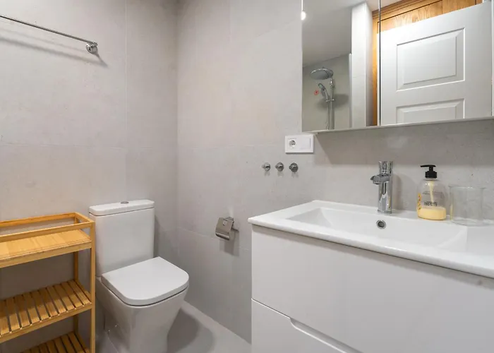 2 Bedrooms With Pool, Terrace And Balcony *