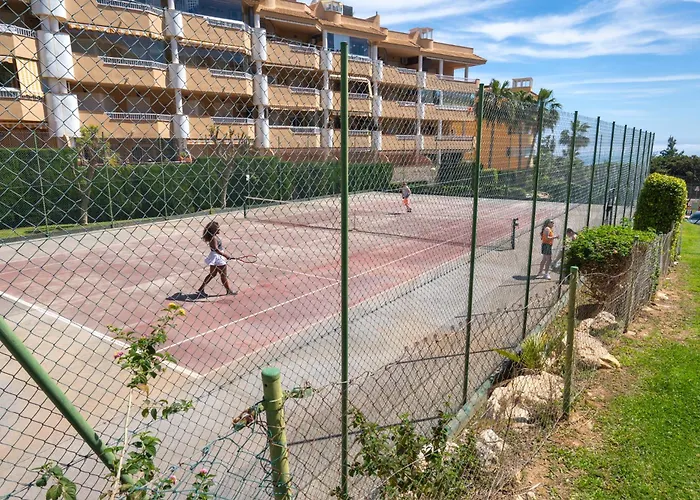 2 Bedrooms With Pool, Terrace And Balcony *